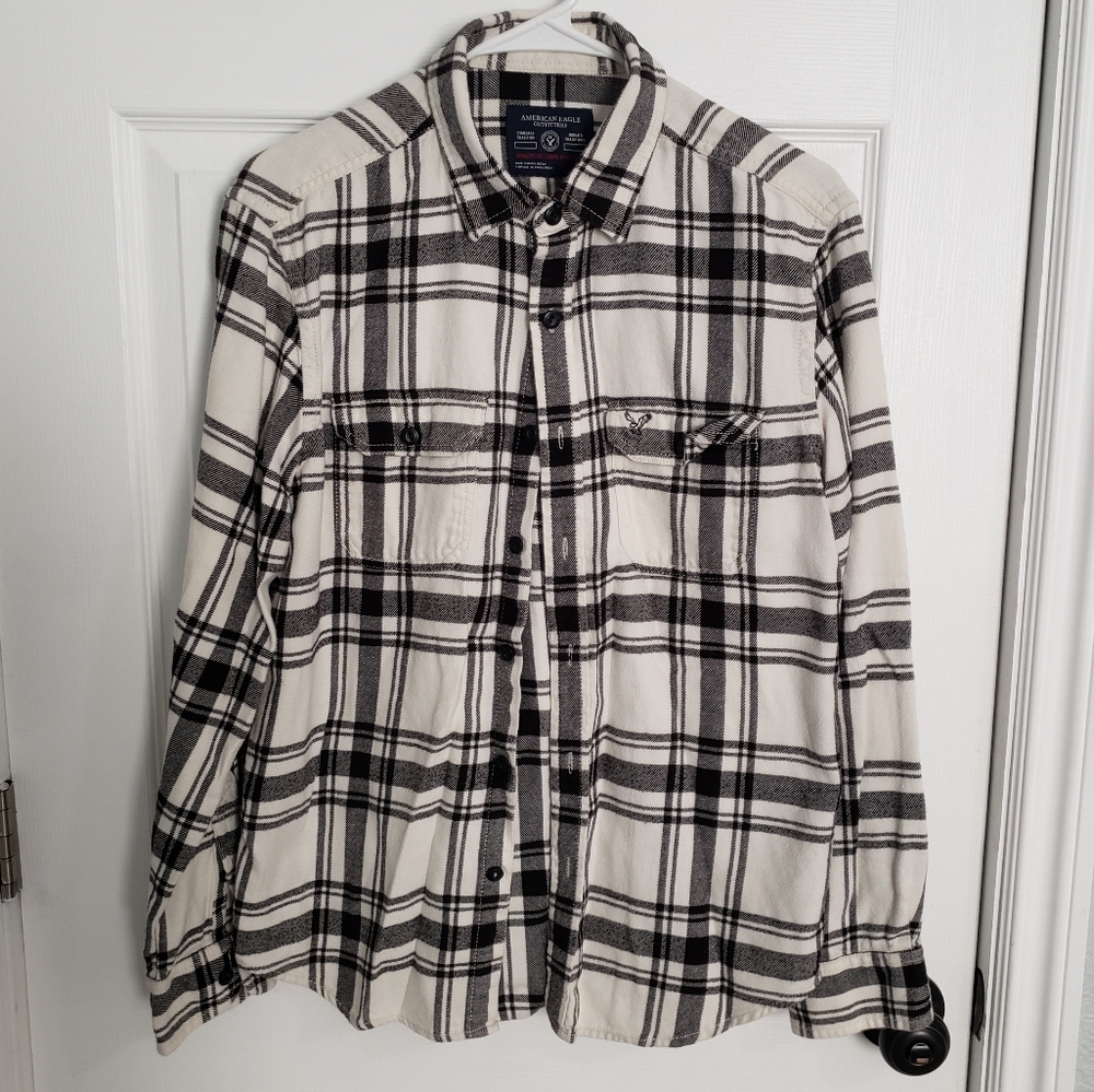 Size M AE button up flannel shirt